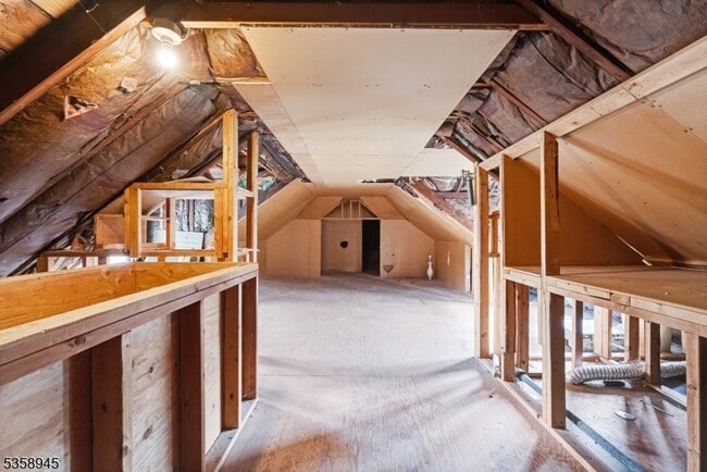 Building Photo - 6 Van Dyke Pl