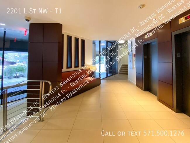 Building Photo - Don't miss this Large 1Bd/1Bth Condo w/ as...