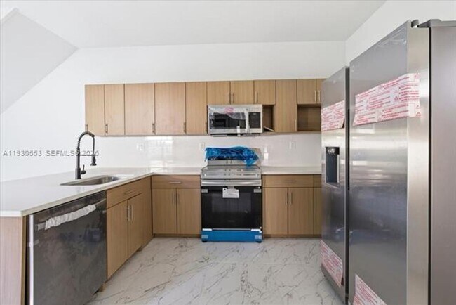 Building Photo - 1126 NW 28th St