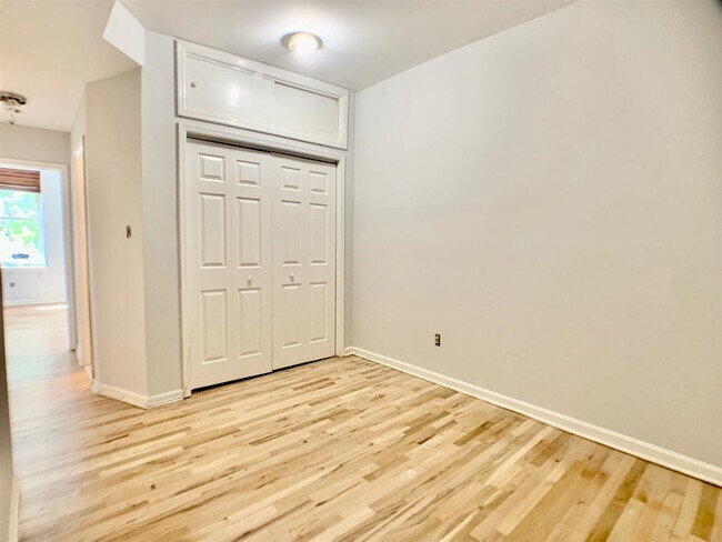 Building Photo - 155 14th St