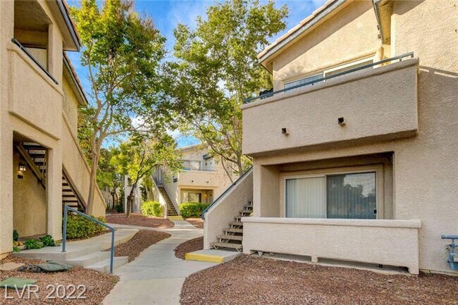 Building Photo - 1 Bedroom Condo Located in Canyon Willow!!