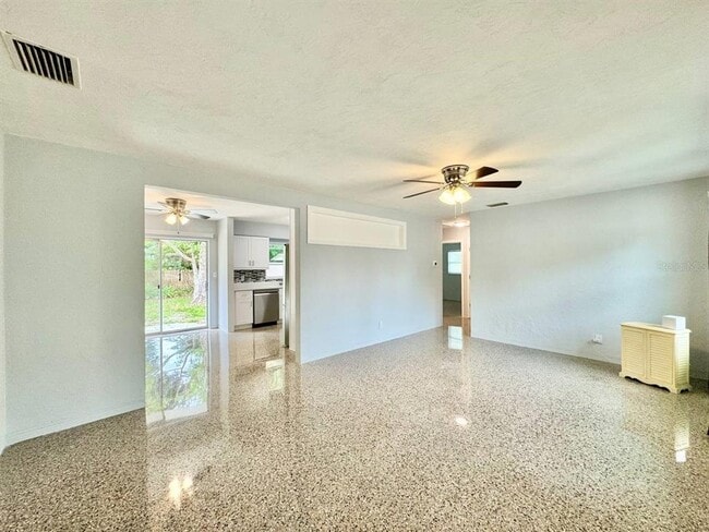 Building Photo - 10932 104th Ave