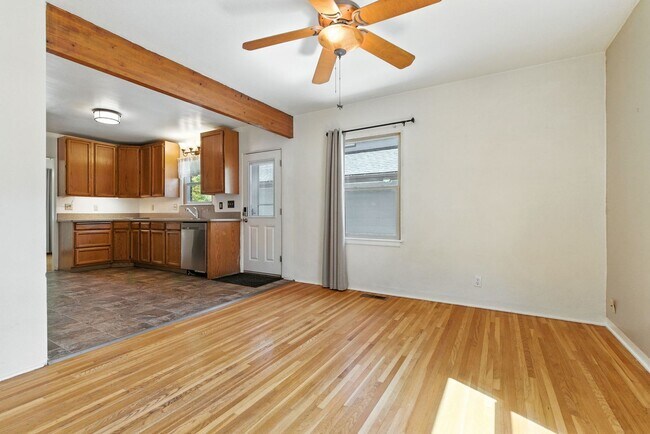 Building Photo - Gorgeous Brick Home Near Audubon Park