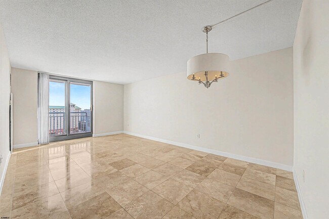 Building Photo - 526 Pacific Ave