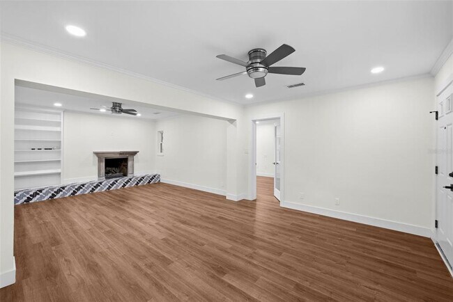 Building Photo - 402 Erie Ave
