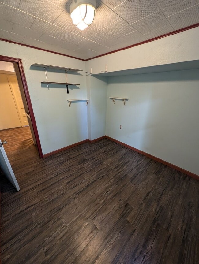Building Photo - A Quarky Bremerton Original! Tons of Space...