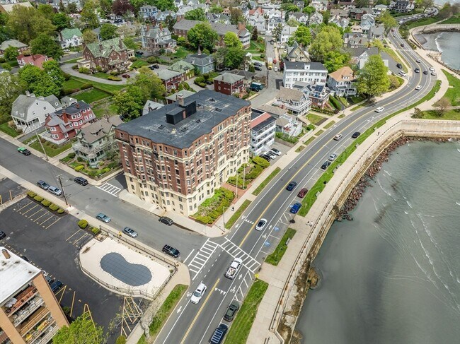 Building Photo - 285 Lynn Shore Dr