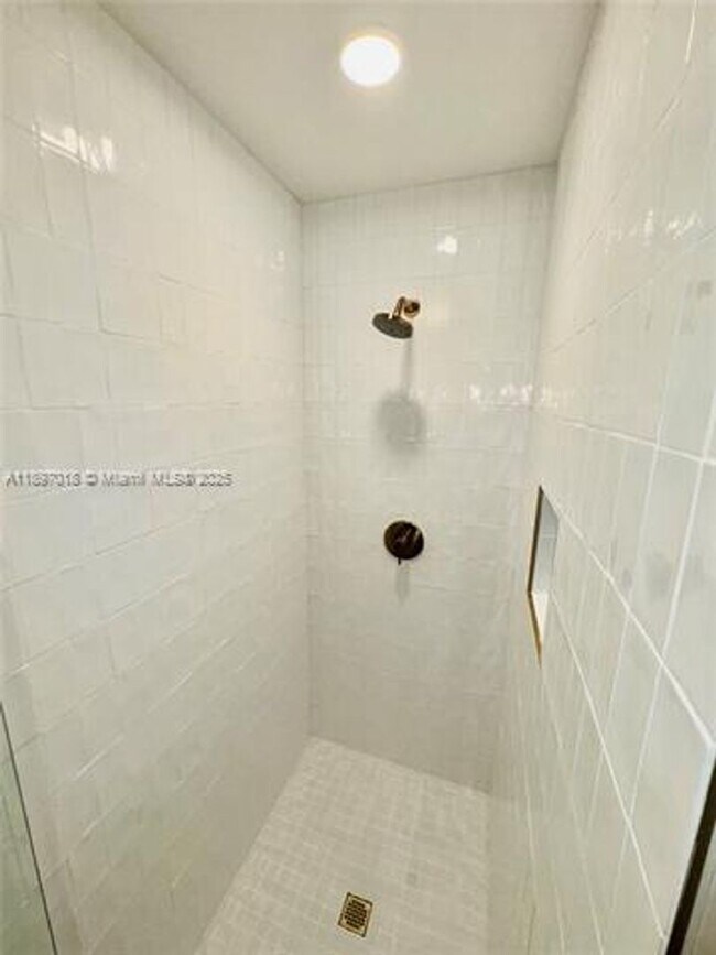 Building Photo - 159 NE 6th St