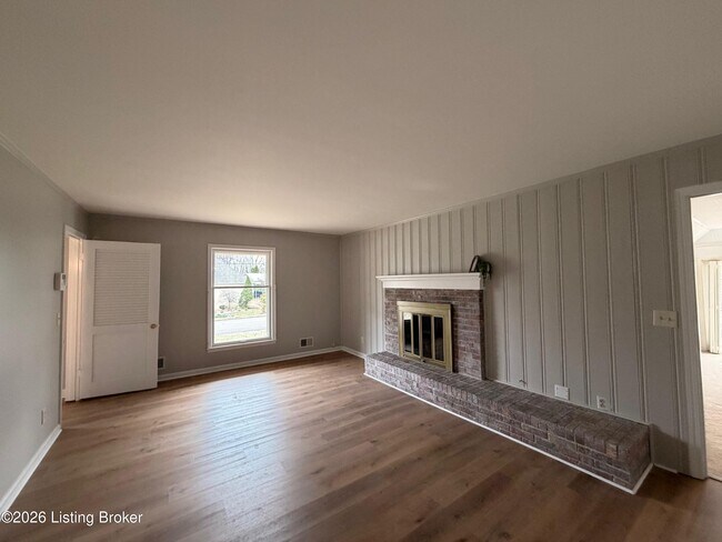 Building Photo - 634 Cherrywood Dr