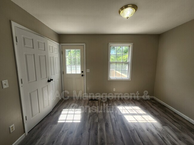 Building Photo - 1572 Shipley Rd