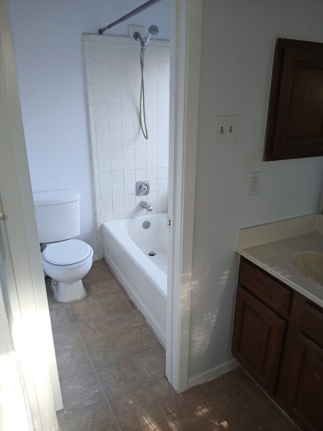 Building Photo - 10211 Golden Sunshine Dr