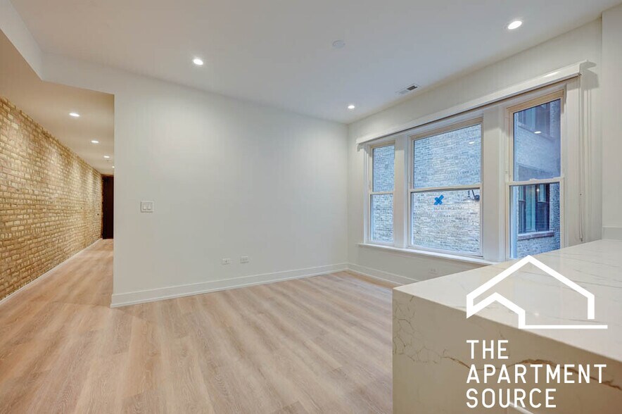 Building Photo - 2204 N Kedzie Blvd