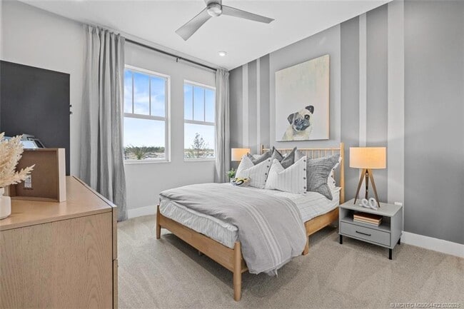 Building Photo - 823 SW Pr Ave