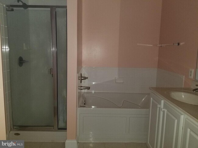 Building Photo - 12824 Clarksburg Square Rd