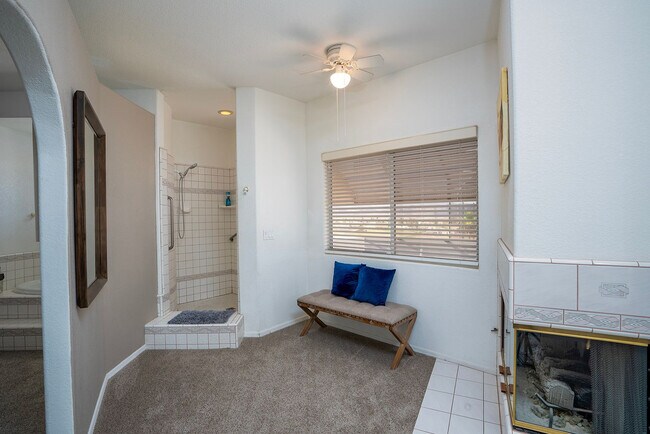 Building Photo - 2320 Snead Dr