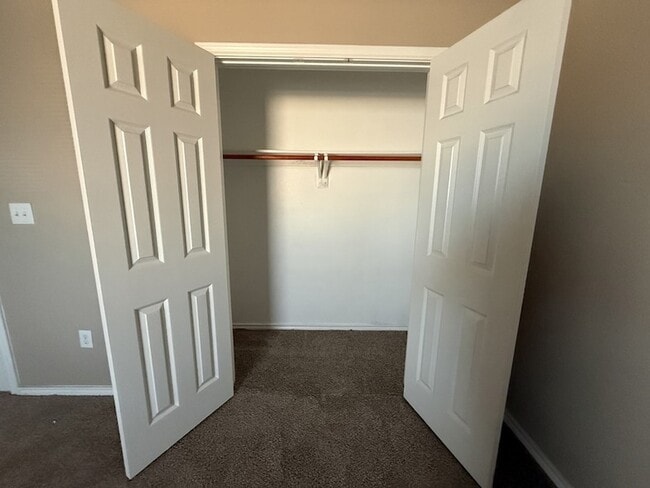 Building Photo - 704 E College St