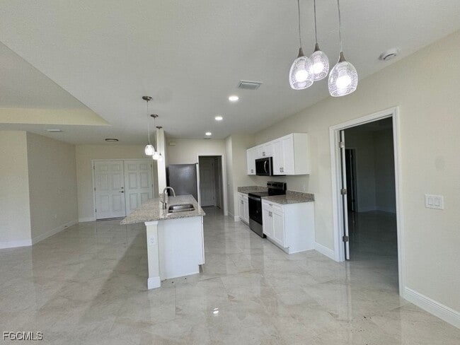 Building Photo - 3017 37th St W