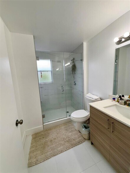 Building Photo - 4832 Grapevine Way