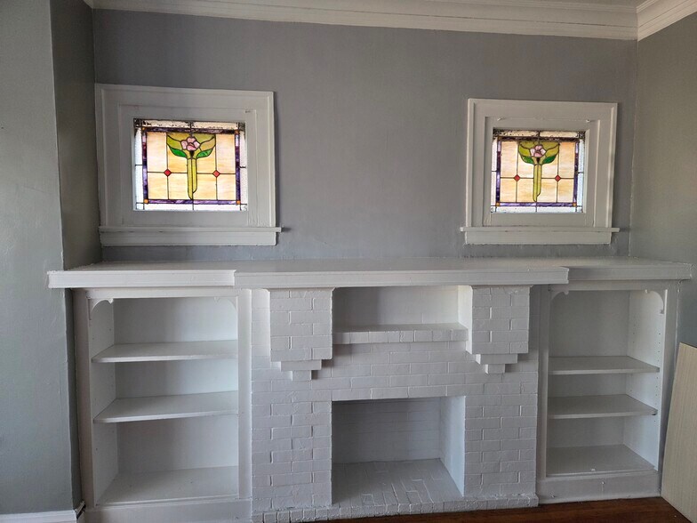 Living Room - 7926 S Paxton Ave