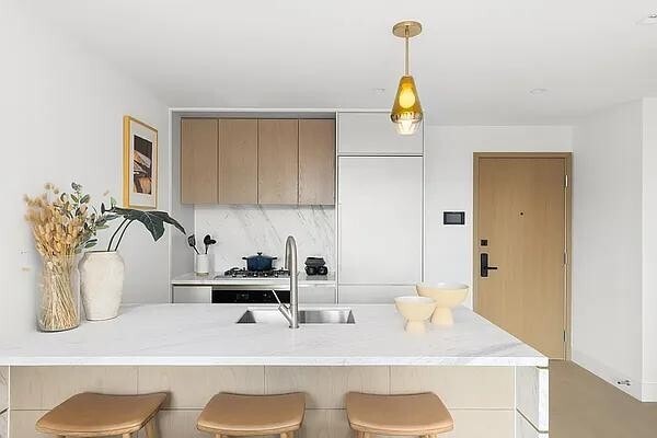 Building Photo - 208 Delancey St