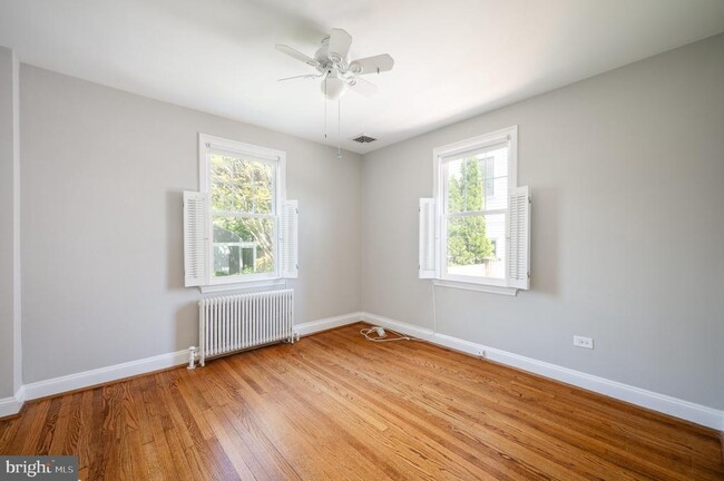 Building Photo - 506 E Windsor Ave