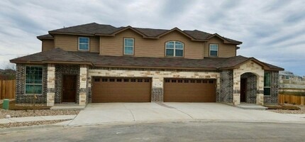 Building Photo - 166 Lakeview Ct