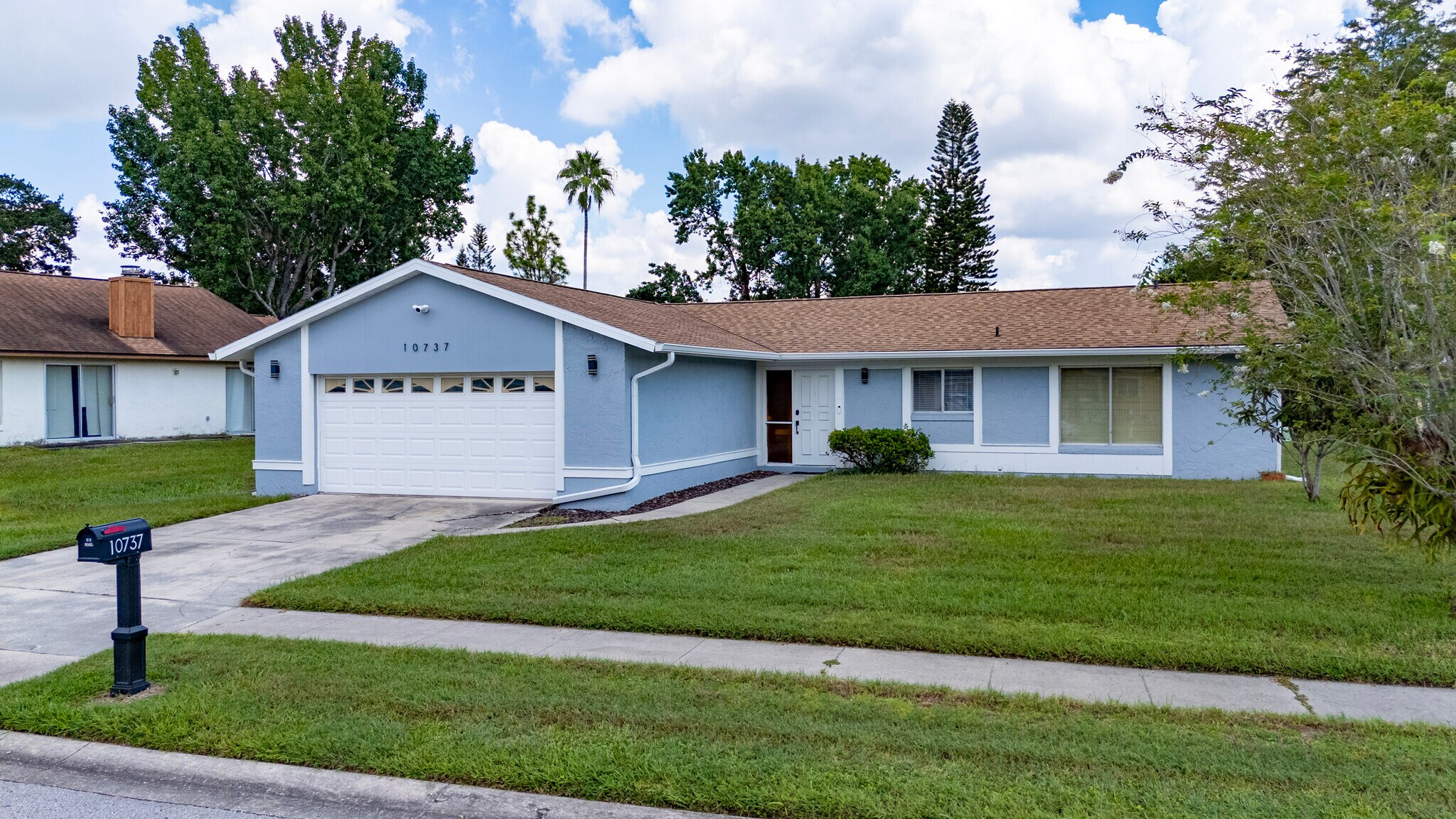 Building Photo - 10737 Larissa St