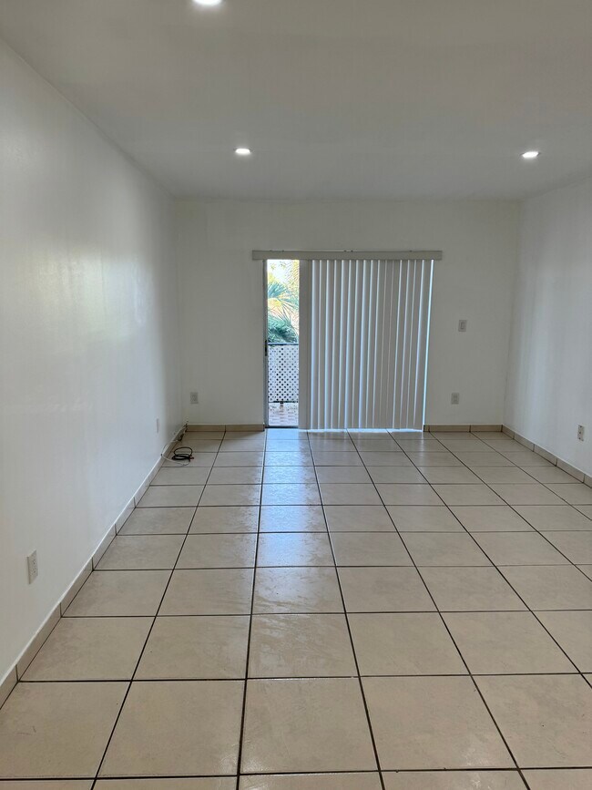 Primary Photo - 10851 SW 2nd St