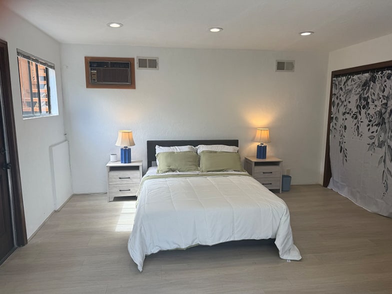 Building Photo - 4310 Ocean View Dr