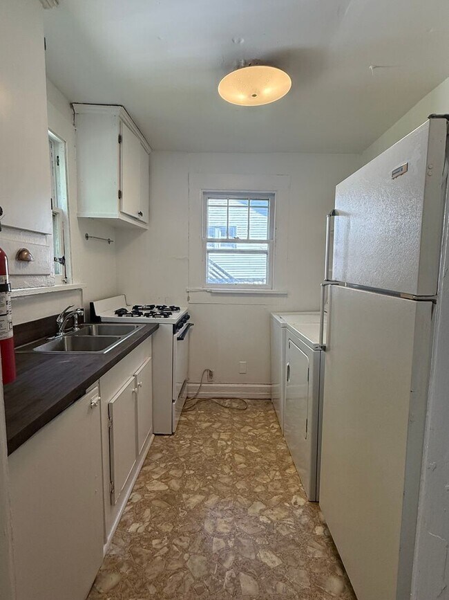 Building Photo - Available August 2026;   Monthly rent $900