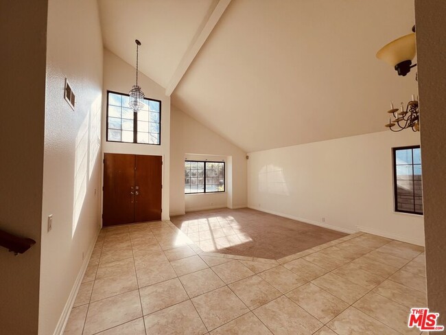 Building Photo - 5241 W Goldenwood Dr