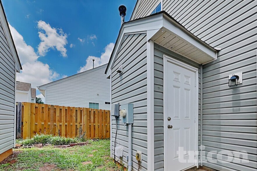 Building Photo - 12437 Stumptown Rd