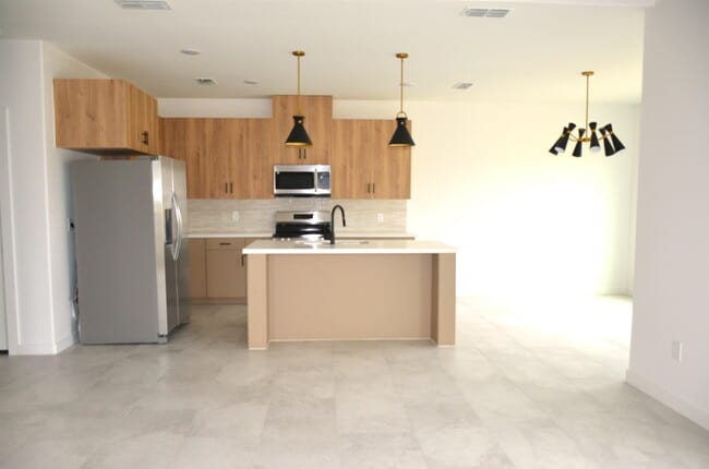 Building Photo - 1027 Birch Loop