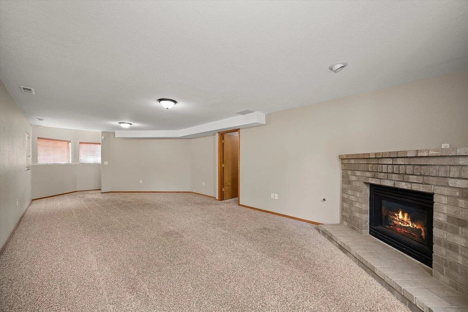 Building Photo - 4017 E 33rd Ave