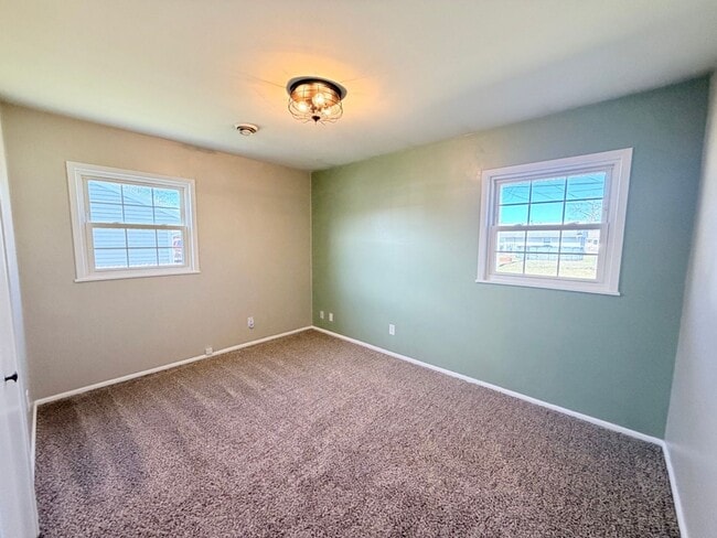 Building Photo - 620 High School Dr