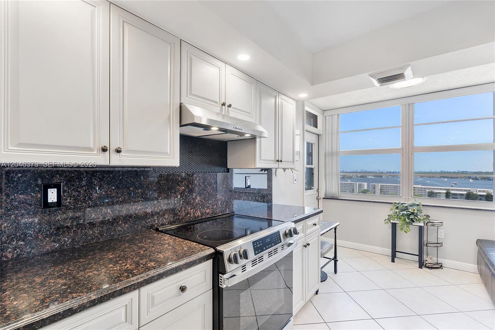 Building Photo - 18031 Biscayne Blvd
