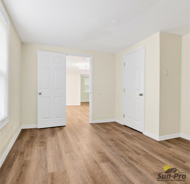 Building Photo - 213 Live Oak Ave