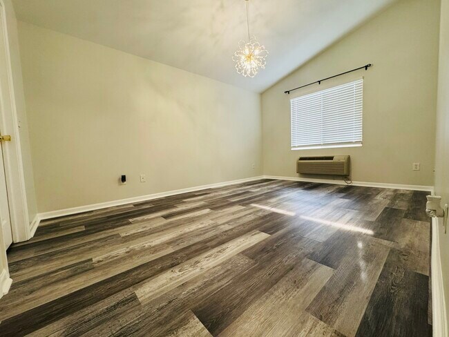 Building Photo - 128 Bertram Dr