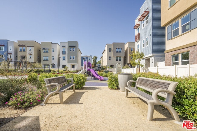 Building Photo - 756 Daniel Freeman Cir