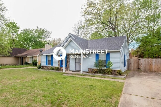 Building Photo - 3 Bedroom Pet-Friendly Home in Memphis, TN with Main Street Renewal