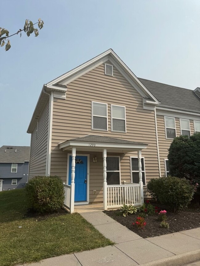 Primary Photo - Immaculate End Unit Townhouse