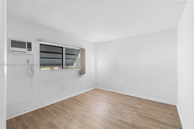 Building Photo - 12655 NE 16th Ave