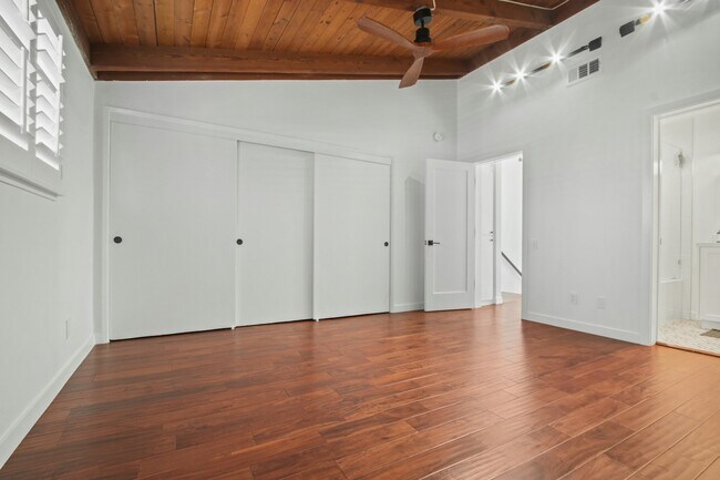 Building Photo - 1133 24th St