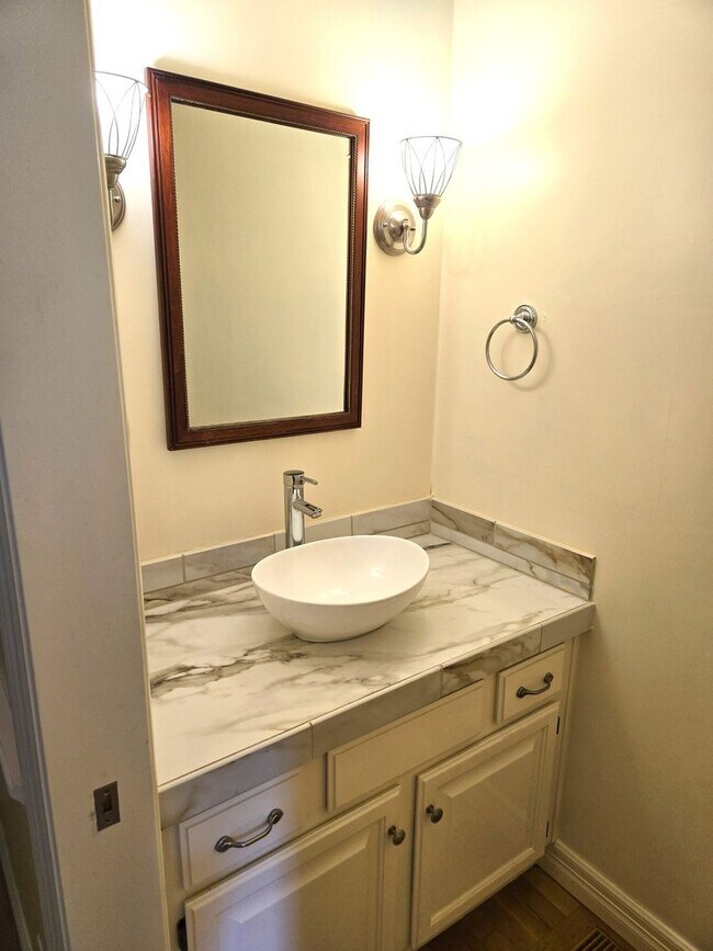 Building Photo - Exceptional Property! Walking Trails, Pond...