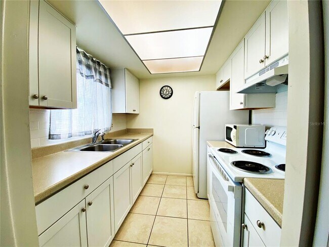 Building Photo - 2003 Greenbriar Blvd