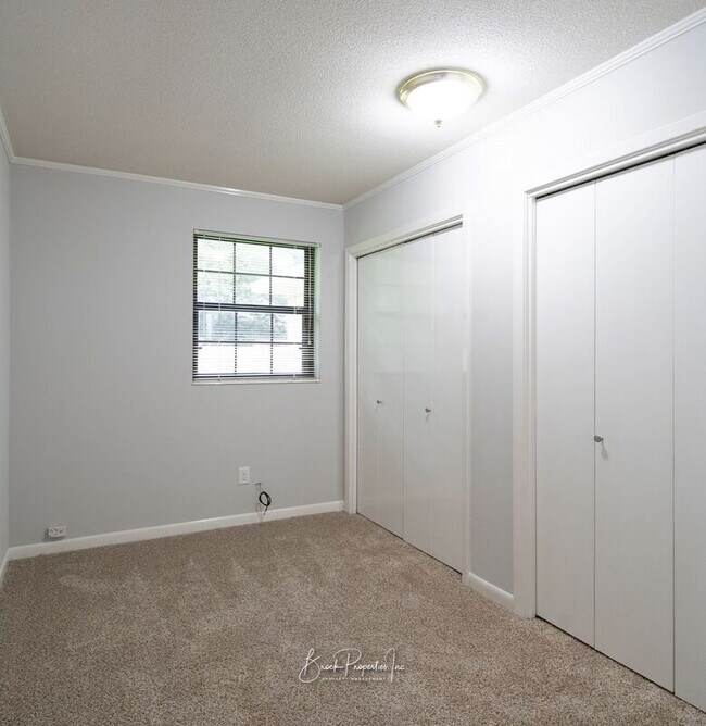 Building Photo - 6395 Duquesne Dr