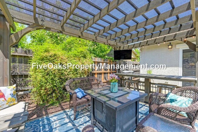 Building Photo - 531 Rowlands Ct