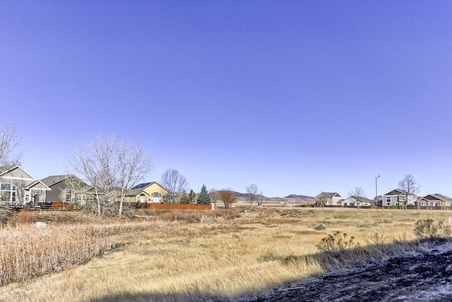 Building Photo - MOVE In SPECIAL - Beautiful 3 Bedroom 2 1/2 Bath Townhome in Loveland