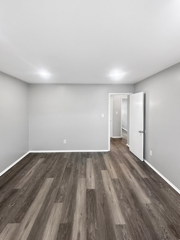 Building Photo - 4344 Roberton Ave