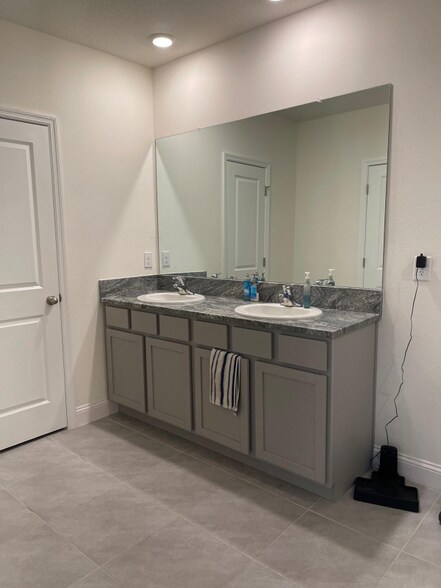 Building Photo - 2771 Common Fig Run